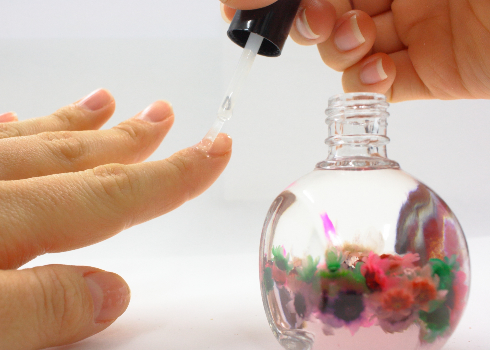 爪は一般的なオイルを塗り込んでも壊れたバリアは復活しません